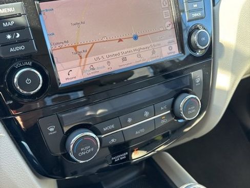 Used 2022 Nissan Rogue Sport SL w/ Premium Package image 25