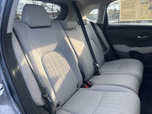 Used 2023 Honda HR-V LX image 15