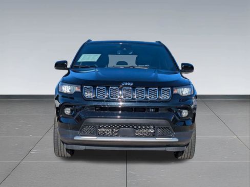 Used 2025 Jeep Compass Limited w/ Sun & Sound Group AWD/4WD image 9