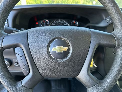 New 2025 Chevrolet Express 3500 Work Van w/ Power Convenience Package image 19