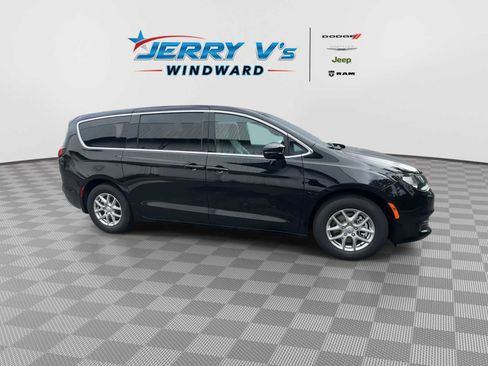 New 2026 Chrysler Voyager LX image 9