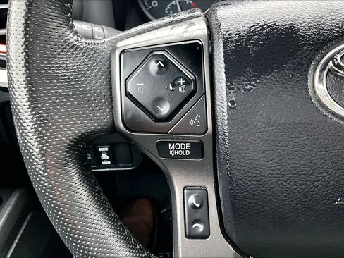 Used 2021 Toyota Tacoma TRD Off-Road image 17