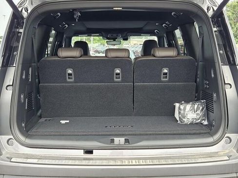 New 2025 Nissan Armada Platinum image 7