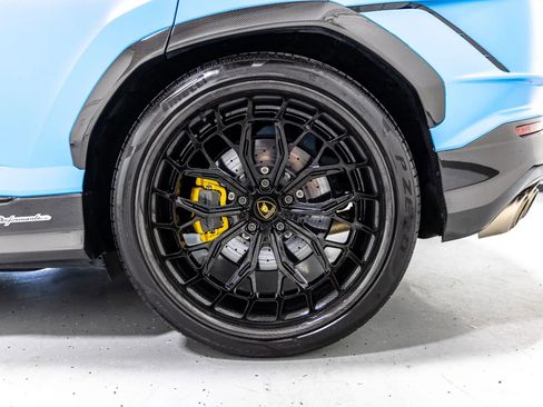 Used 2023 Lamborghini Urus Performante AWD/4WD image 21