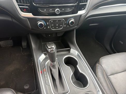 Used 2019 Chevrolet Traverse RS AWD/4WD image 18