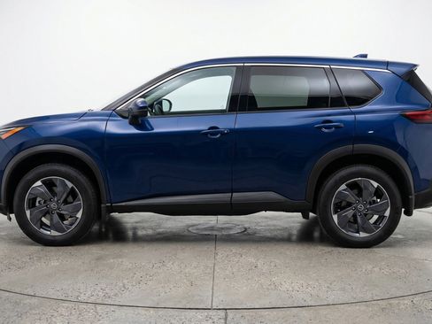 Used 2025 Nissan Rogue SV image 5
