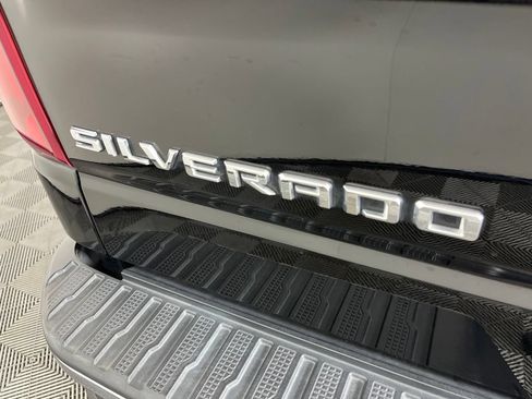 Used 2022 Chevrolet Silverado 1500 LTZ w/ LTZ Premium Package AWD/4WD image 12