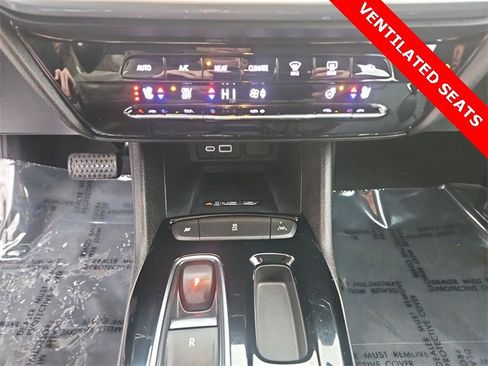 Used 2023 Chevrolet Bolt EUV LT w/ Convenience Package image 18