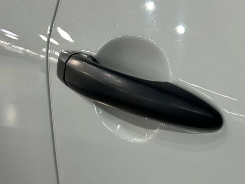Used 2021 Nissan Rogue S AWD/4WD image 14