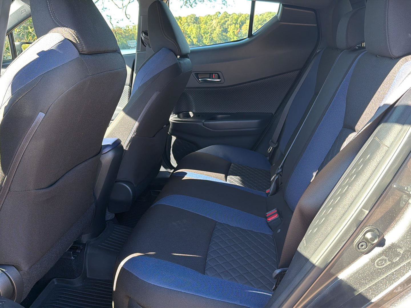 Used 2020 Toyota C-HR XLE FWD image 14