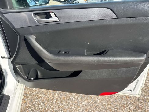 Used 2019 Hyundai Sonata SE image 15