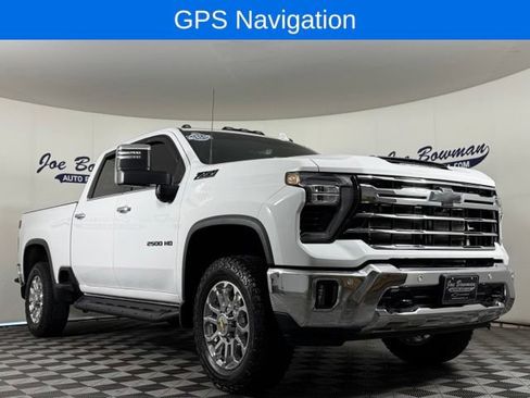 Used 2024 Chevrolet Silverado 2500 LTZ w/ LTZ Plus Package AWD/4WD image 4