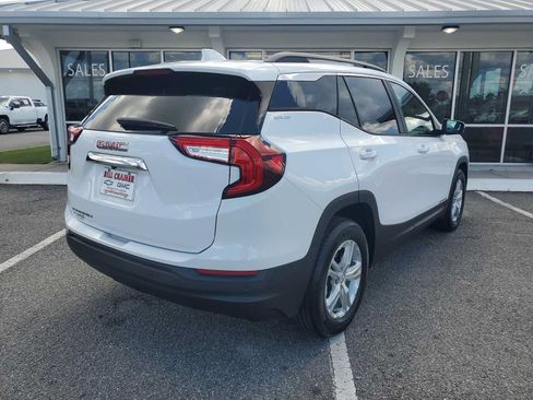 Used 2023 GMC Terrain SLE w/ Driver Convenience Package FWD image 8