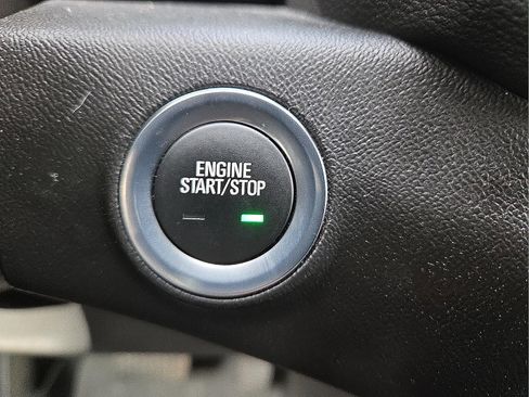 Used 2024 GMC Terrain SLE w/ Driver Convenience Package image 20