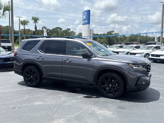 Certified 2025 Honda Pilot Black Edition image 5