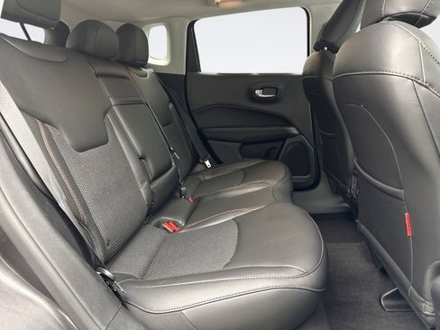 Used 2019 Jeep Compass Trailhawk w/ Cold Weather Group image 17