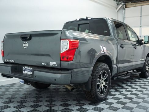Used 2022 Nissan Titan SV w/ SV Convenience Package image 4