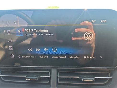 Used 2025 Chevrolet Trax RS FWD image 19