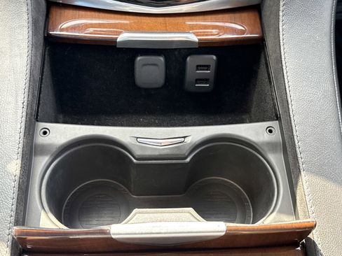 Used 2019 Cadillac Escalade ESV Luxury image 35