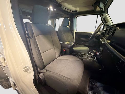 Used 2023 Jeep Wrangler Unlimited image 29
