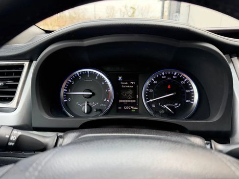 Used 2018 Toyota Highlander XLE image 12