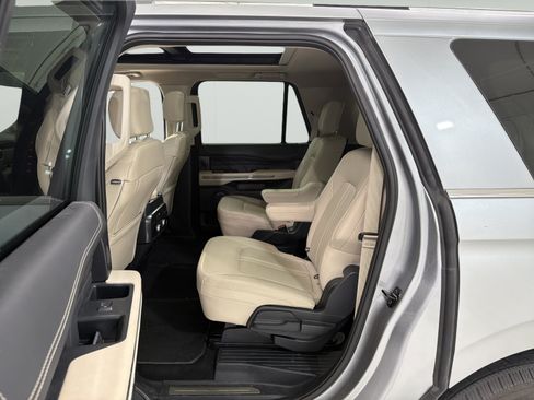 Used 2024 Ford Expedition Max Platinum AWD/4WD image 11
