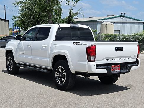 Certified 2019 Toyota Tacoma TRD Sport RWD image 3