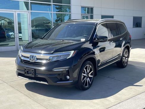 Used 2021 Honda Pilot Touring image 1