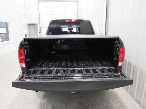 Used 2021 RAM 1500 Express AWD/4WD image 15