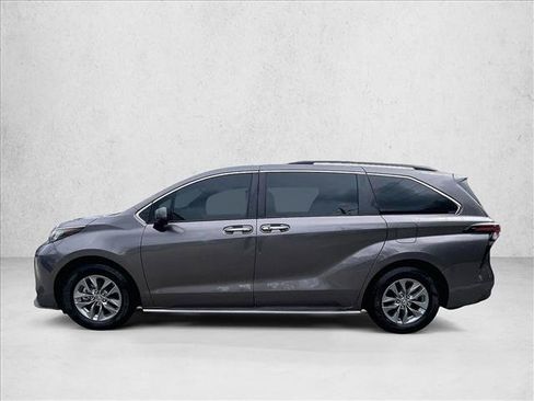 Used 2022 Toyota Sienna XLE FWD image 6