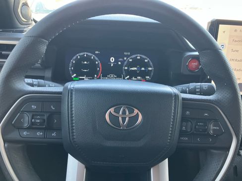 Certified 2026 Toyota 4Runner TRD Off-Road Premium AWD/4WD image 17