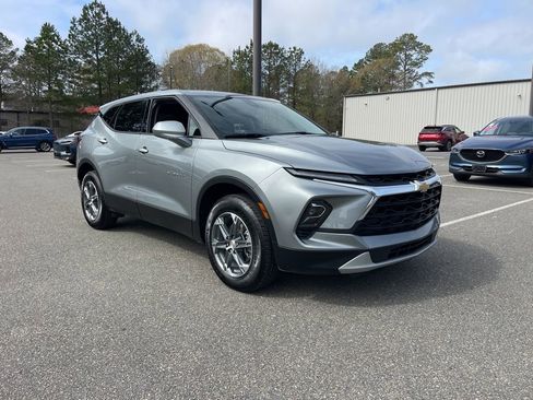 Used 2025 Chevrolet Blazer LT AWD/4WD image 4