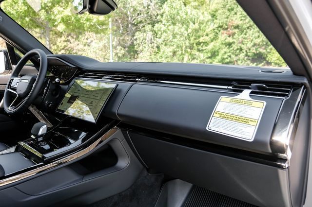 New 2026 Land Rover Range Rover Sport Dynamic SE AWD/4WD image 17