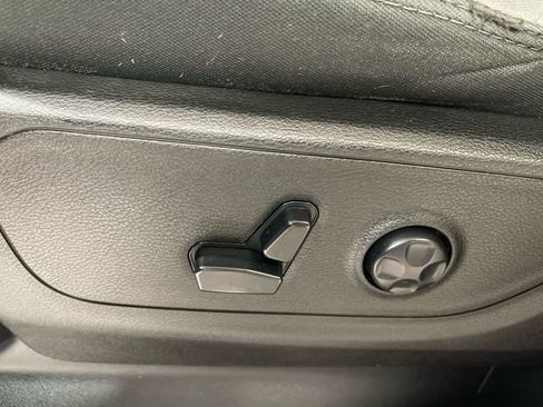Used 2019 RAM 1500 Big Horn AWD/4WD image 12