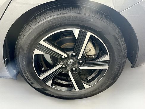 Used 2024 Nissan Sentra SV image 11