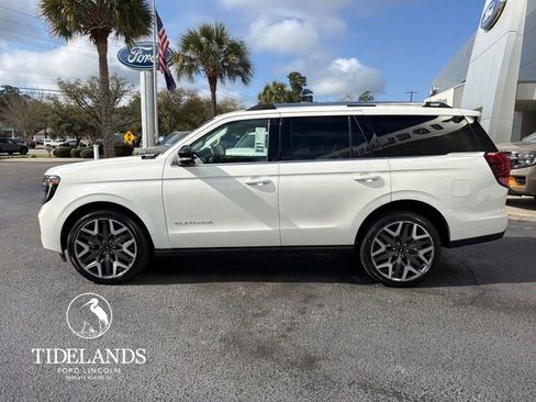New 2026 Ford Expedition Platinum w/ Platinum Ultimate Package image 4