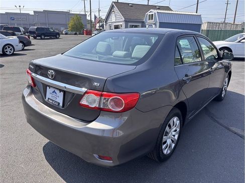 Used 2013 Toyota Corolla LE FWD image 5
