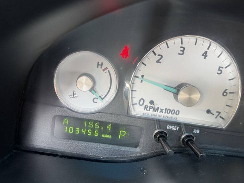 Used 2004 Ford Thunderbird RWD image 13