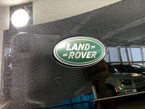 Used 2024 Land Rover Defender 110 V8 image 31