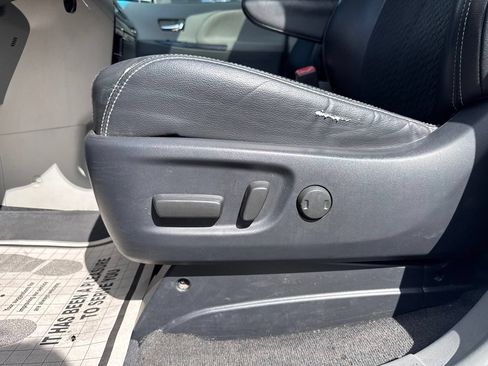 Used 2012 Toyota Sienna SE FWD image 16
