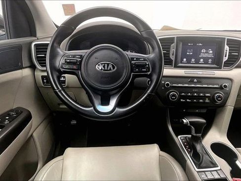 Used 2017 Kia Sportage EX image 4