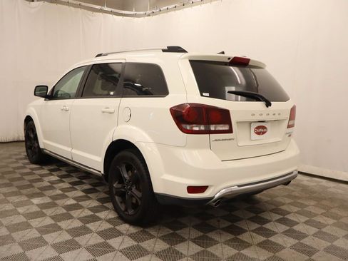 Used 2019 Dodge Journey Crossroad FWD image 3