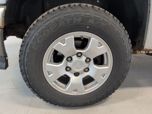 Used 2010 Chevrolet Colorado W/T AWD/4WD image 9
