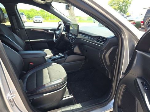 Used 2023 Ford Escape ST-Line w/ Tech Pack #1 AWD/4WD image 13