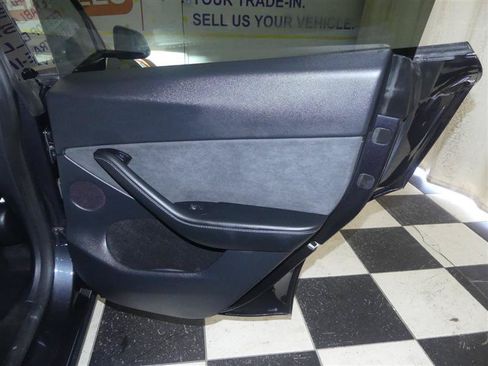 Used 2024 Tesla Model Y Long Range AWD/4WD image 25