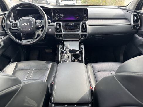 Certified 2023 Kia Sorento SX image 18