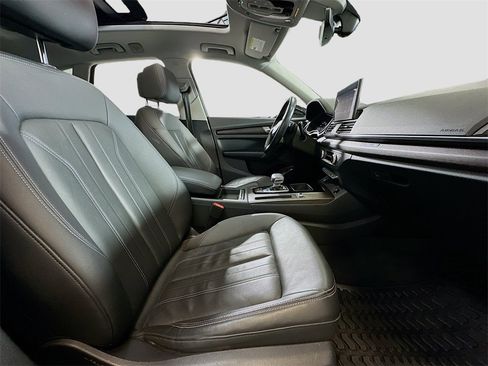 Used 2022 Audi Q5 2.0T Premium w/ Convenience Package image 29