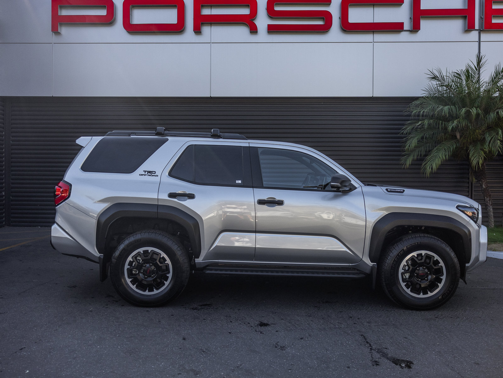 Used 2025 Toyota 4Runner TRD Off-Road Premium AWD/4WD image 10