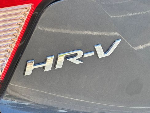 Used 2018 Honda HR-V EX image 38