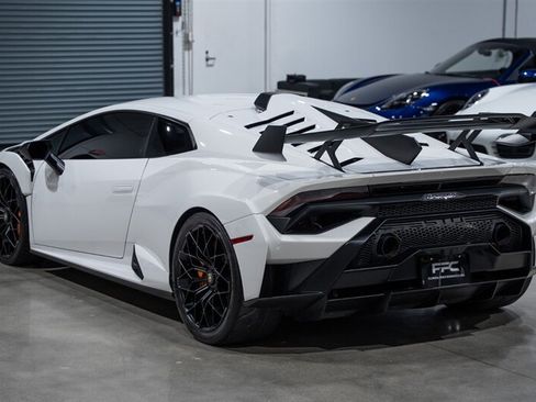 Used 2022 Lamborghini Huracan STO RWD image 68